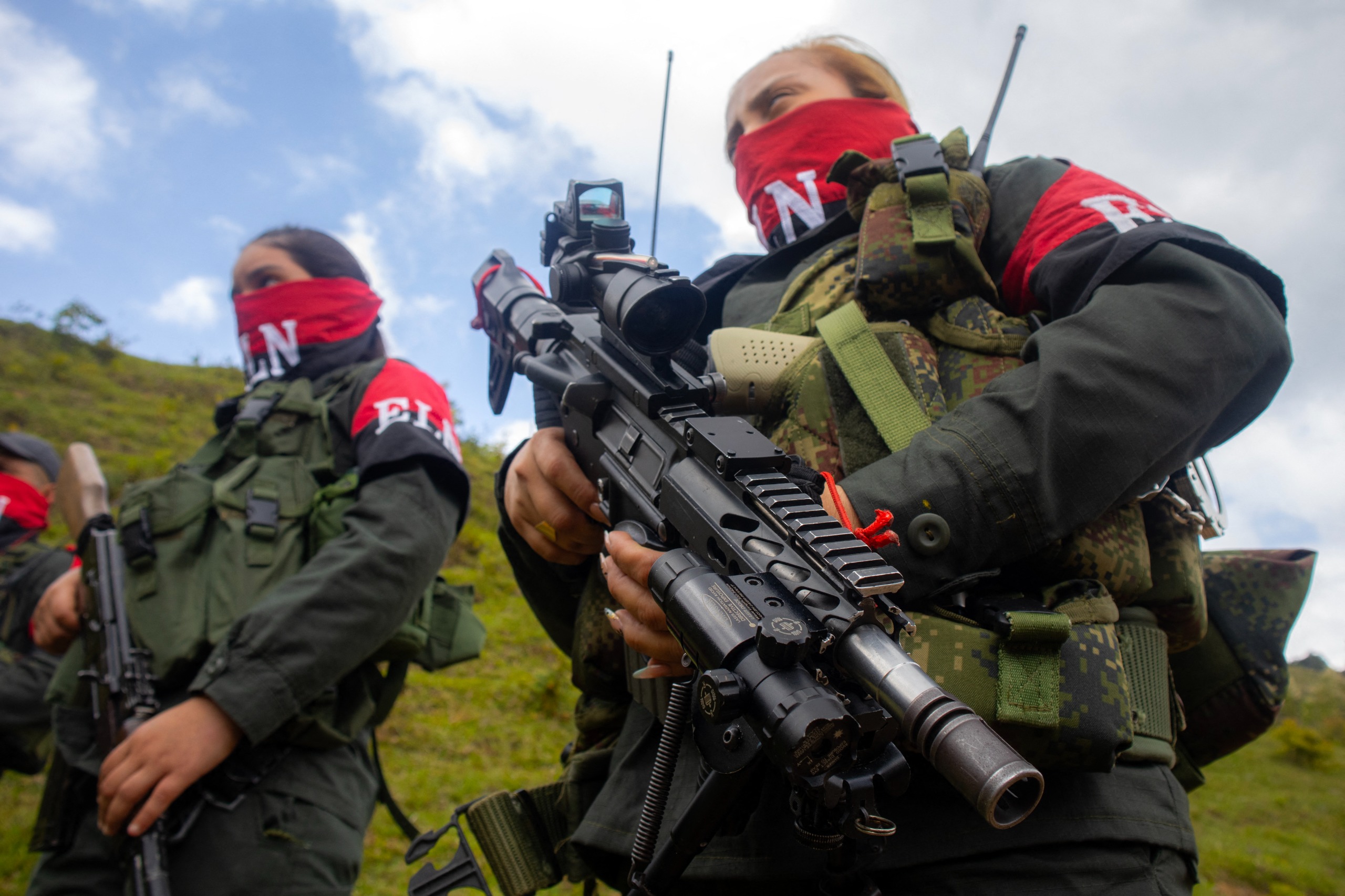 Así es como se mueve el mercado negro de armas en la frontera entre Colombia y Venezuela