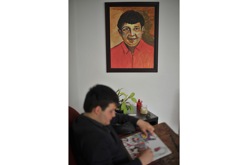 Las obras de Emilio, artista con discapacidad cognitiva