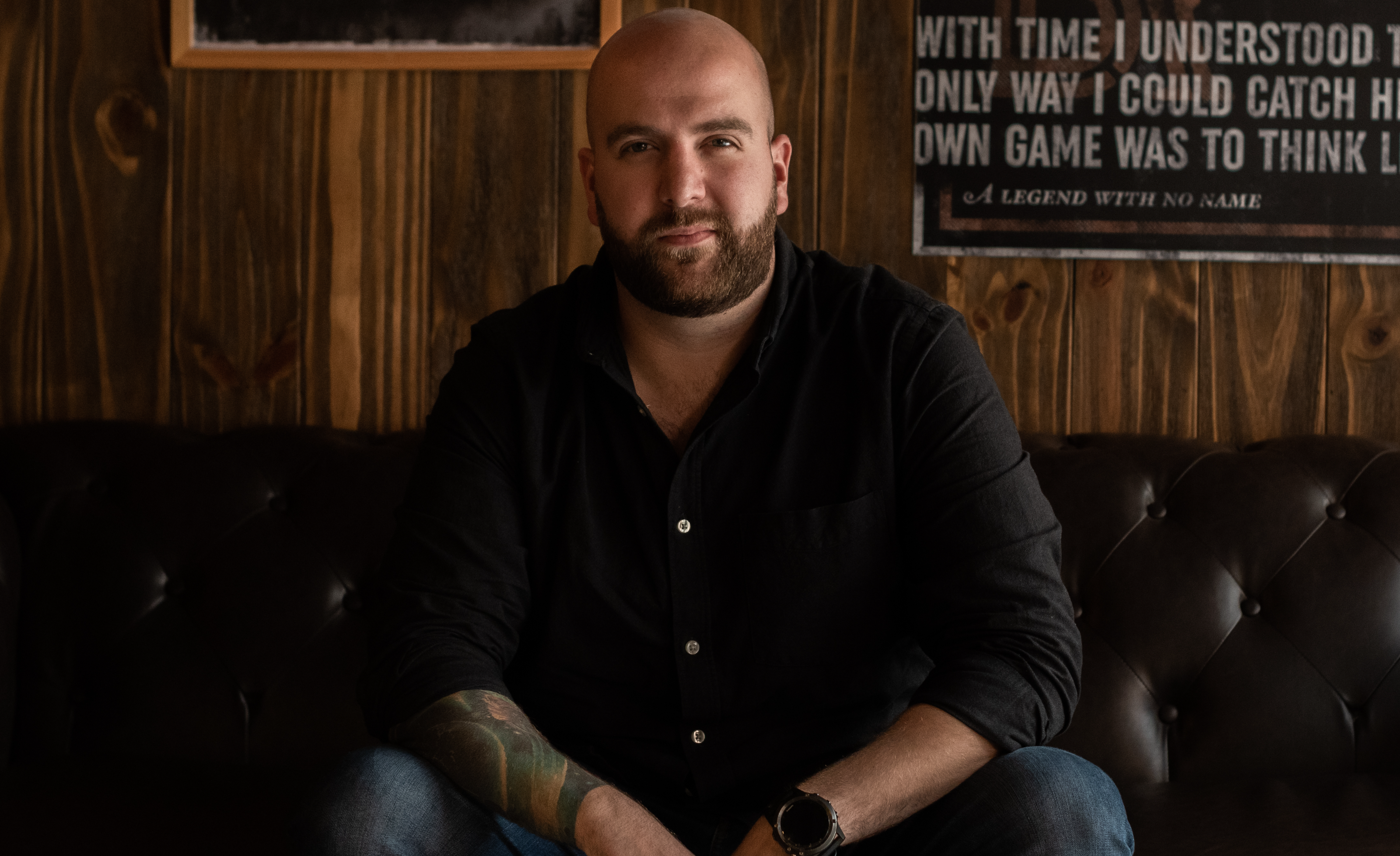 El diseñador industrial que creó una barbería que redefine el cuidado masculino