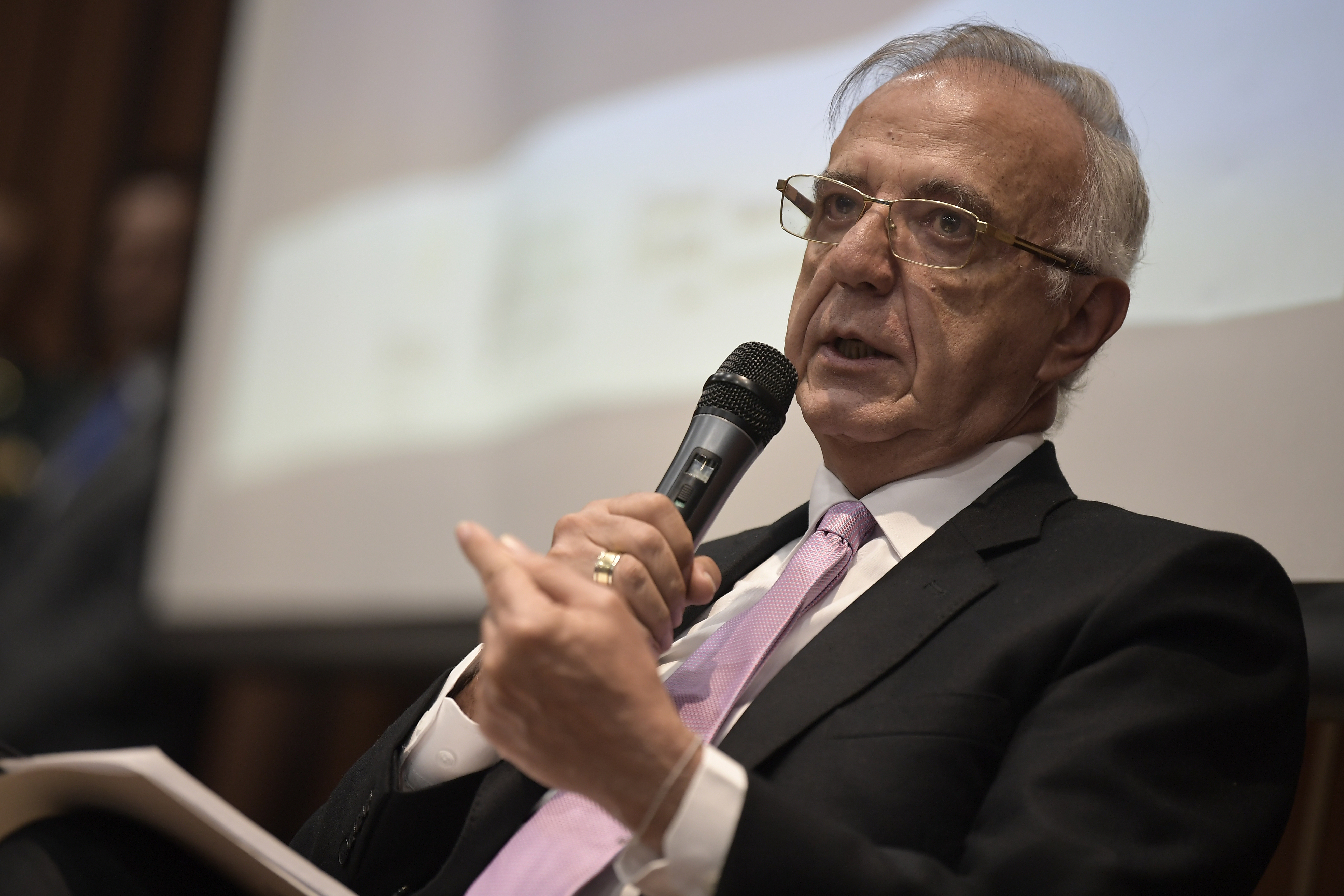 Radicarán moción de censura contra ministro de Defensa por crisis en el Catatumbo