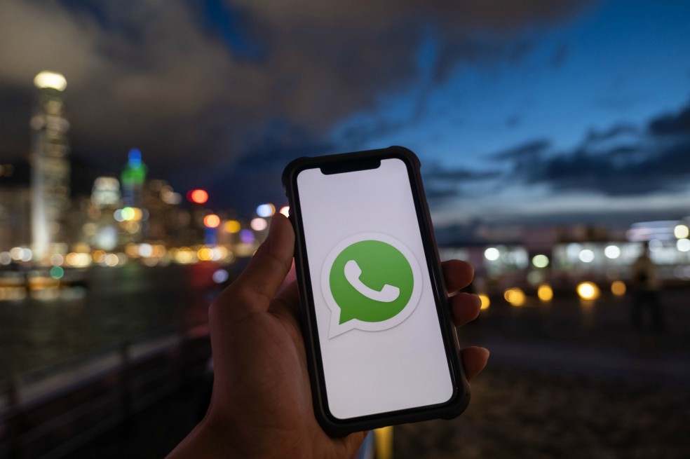 WhatsApp retrasa cambiar sus normas de servicio tras huida de usuarios