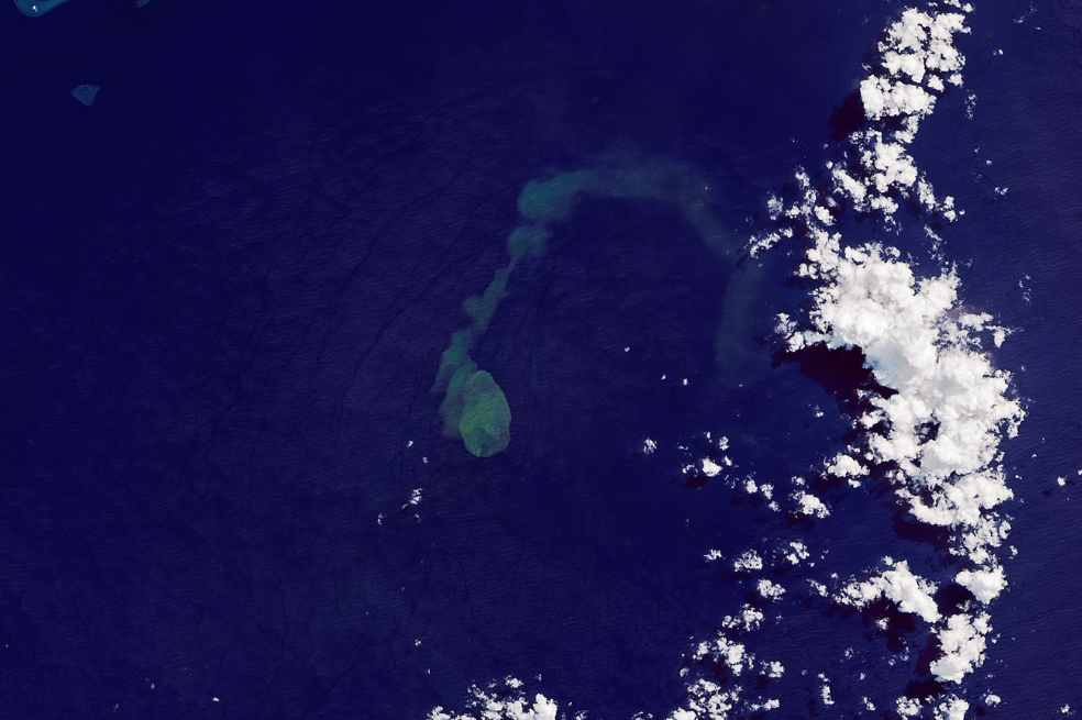 Científicos descubren más de 19.000 nuevos volcanes submarinos