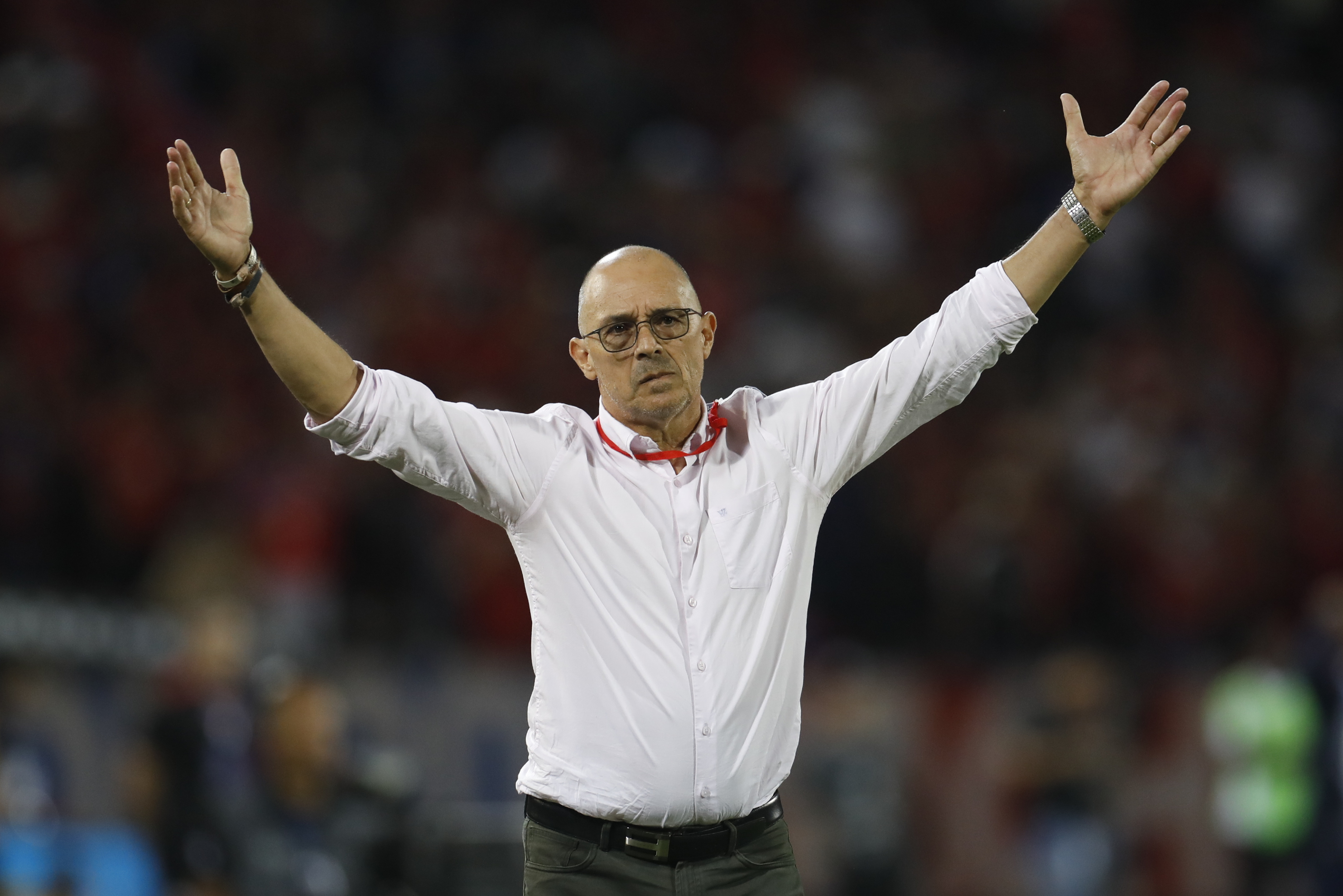 “Tiene exceso de peso”: Alfredo Arias, técnico de Junior, sobre la llegada de Luis Muriel