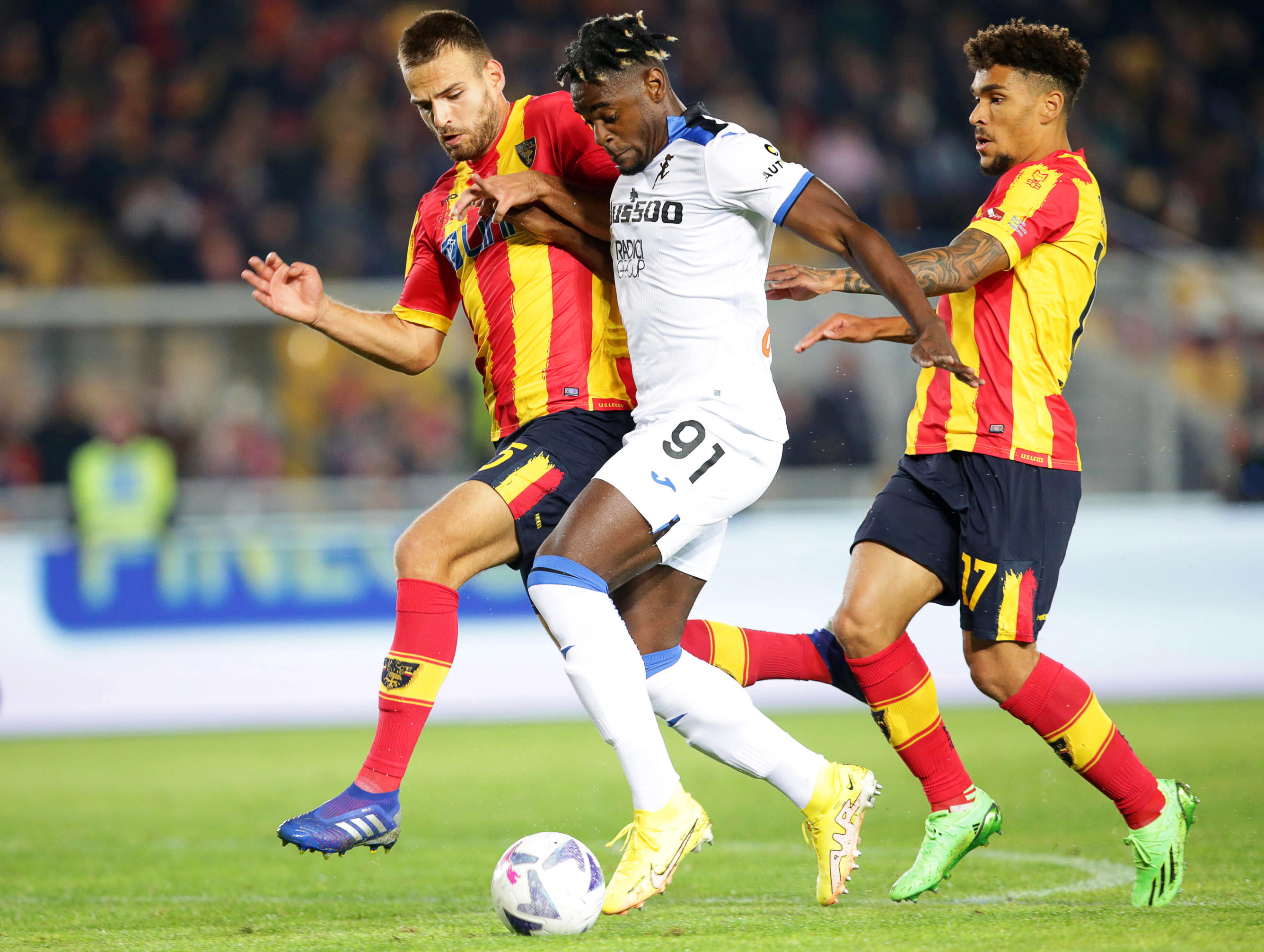 Video: el gol de Duván Zapata en la caída de Atalanta frente a Lecce