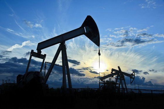 Precio del petróleo sube por caída de reservas de EE.UU.