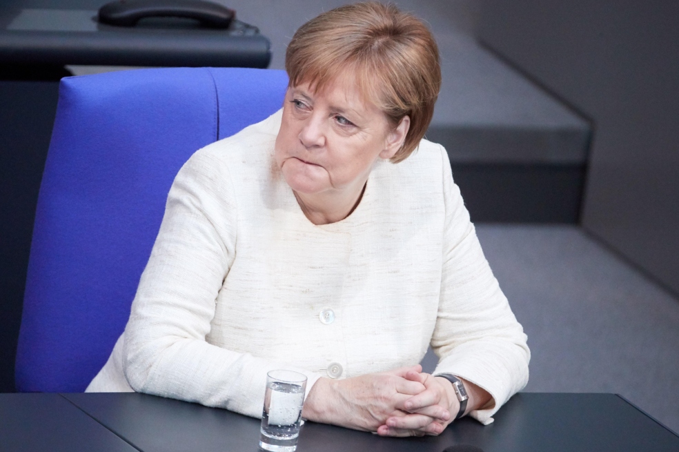 Merkel evita una crisis y llega a acuerdo para crear centros de migrantes