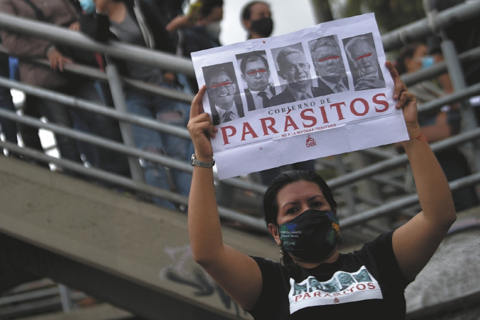 Papaya partida: reforma tributaria, paro y líos con vacunas en el año preelectoral