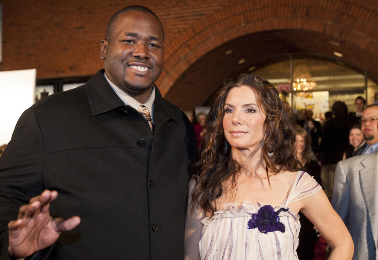 Quinton Aaron, hijo de Sandra Bullock en la película ‘Un sueño posible’, lucha por su vida ⁠