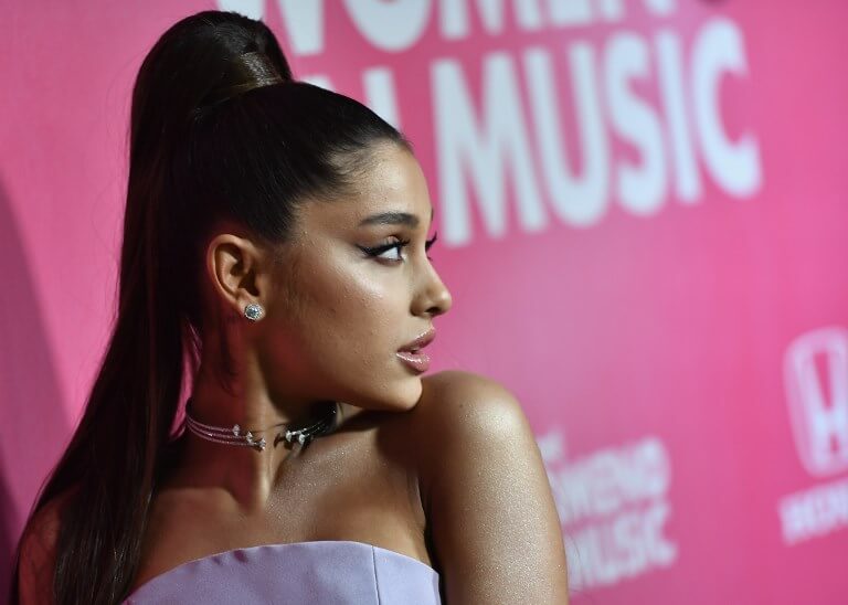 Ariana Grande monopoliza cima del top 100 en Estados Unidos