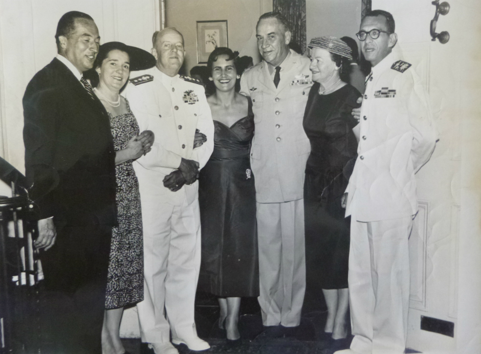 El matrimonio entre dos hijos de la guerra: una exguerrillera y un militar retirado