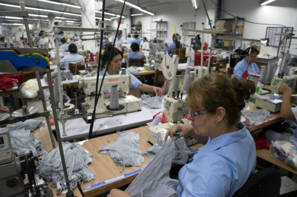 Empresarios piden política industrial concertada para levantar la producción fabril