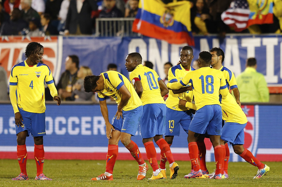 Ecuador goleó 5-1 a El Salvador y su capitán dijo adiós