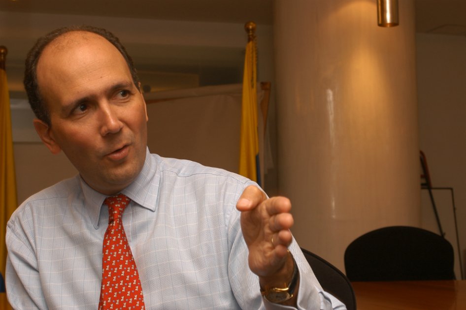 “Quedan en manos de un experto en aerolíneas de bajo costo”: Juan Emilio Posada