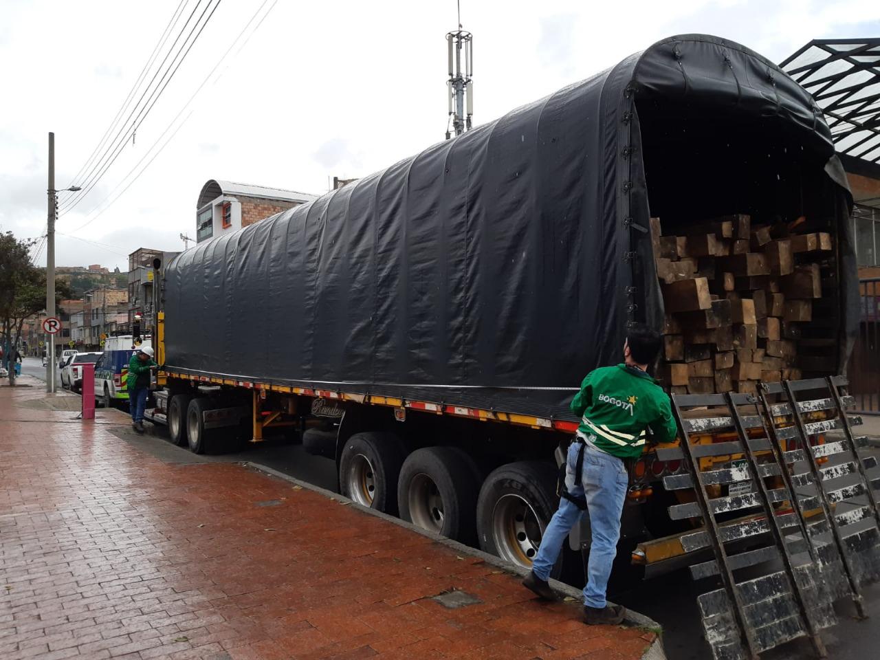 Incautan madera que sería ilegal: llegó a Bogotá sin permisos ambientales
