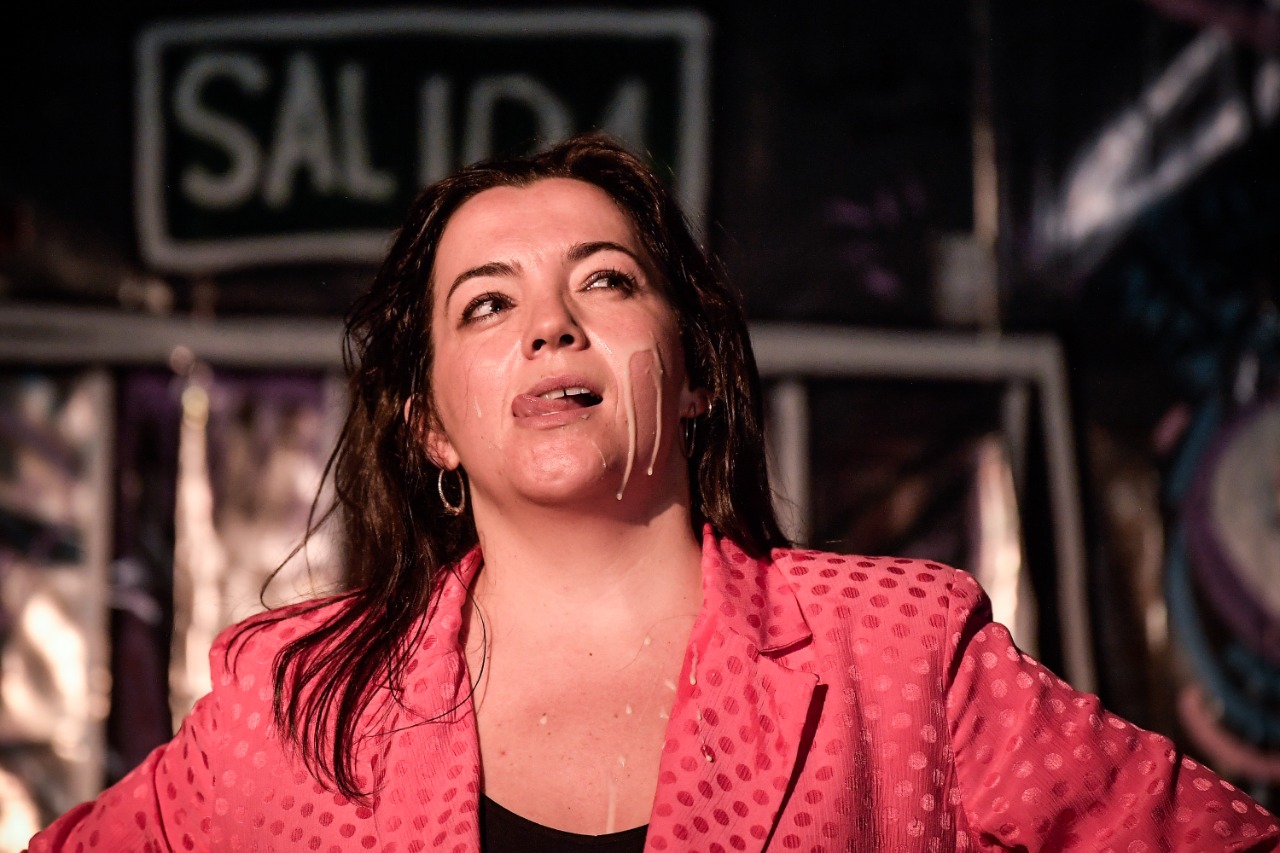 María Simón también actúa en “Los putos 30”, una comedia que se centra en la crisis de los treinta años.