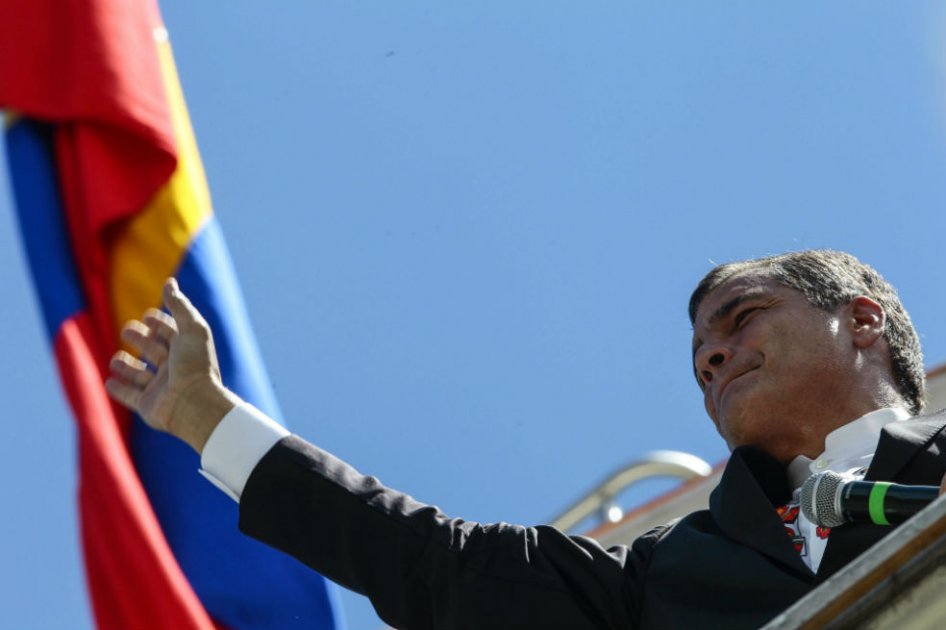 El mandatario pronunció su discurso en el palacio de Carondelet en Quito (Ecuador), ante miles de personas congregadas en la Plaza de la Independencia. /EFE
