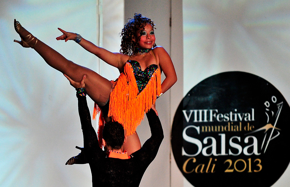 Trajes, maquillaje y mucha salsa