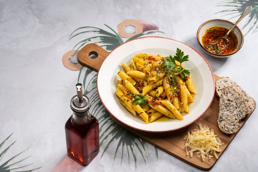 Paso a paso para preparar pasta con pesto criollo