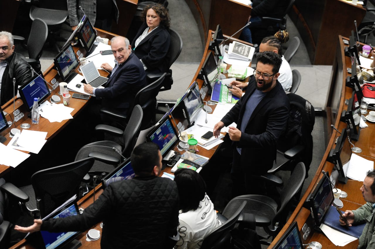 El factor Gustavo Petro vuelve a dividir al partido Alianza Verde