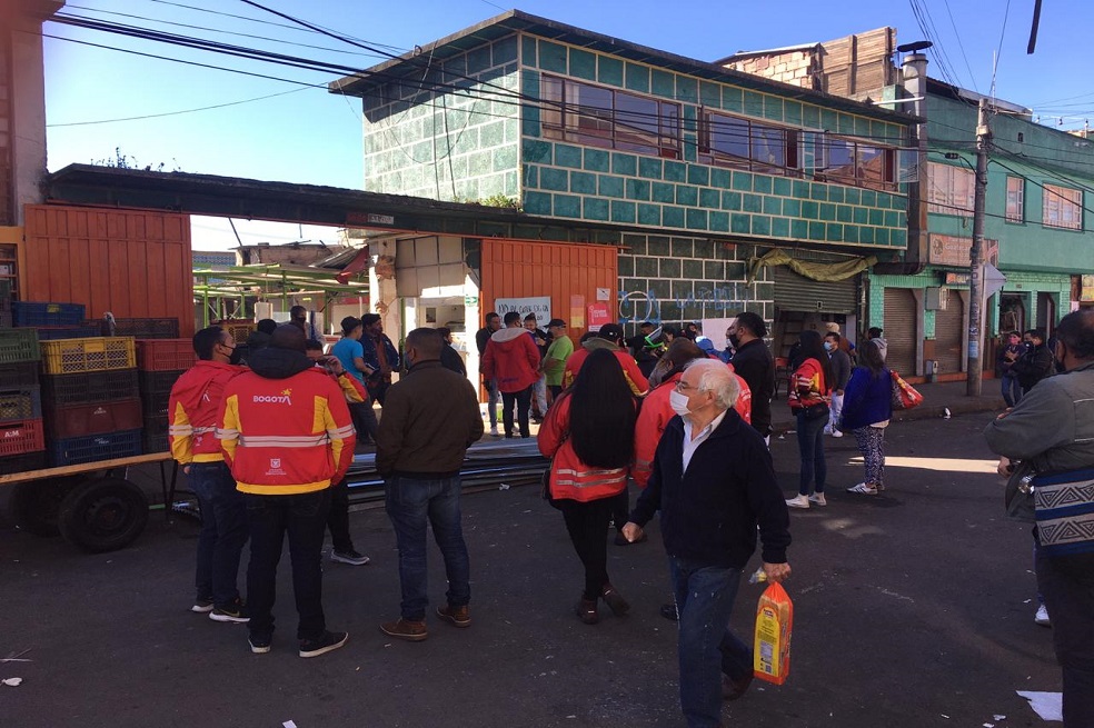Funcionarios de la alcaldía de local acompañaron el desalojo para verificar que se garantizarán los derechos de la comunidad.
