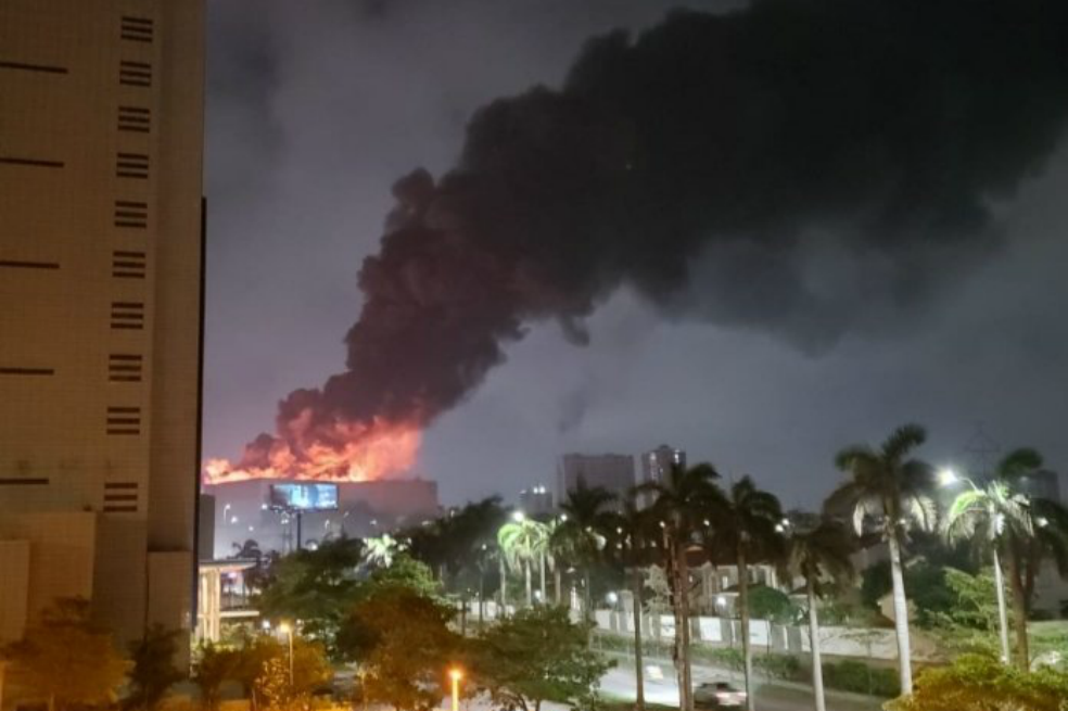 Alerta por incendio en centro comercial Buenavista de Barranquilla