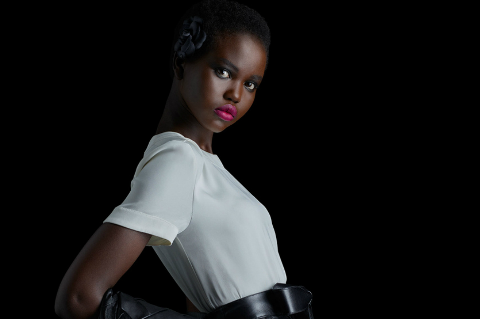 Adut Akech, la modelo refugiada sursudanesa es la nueva imagen de Chanel