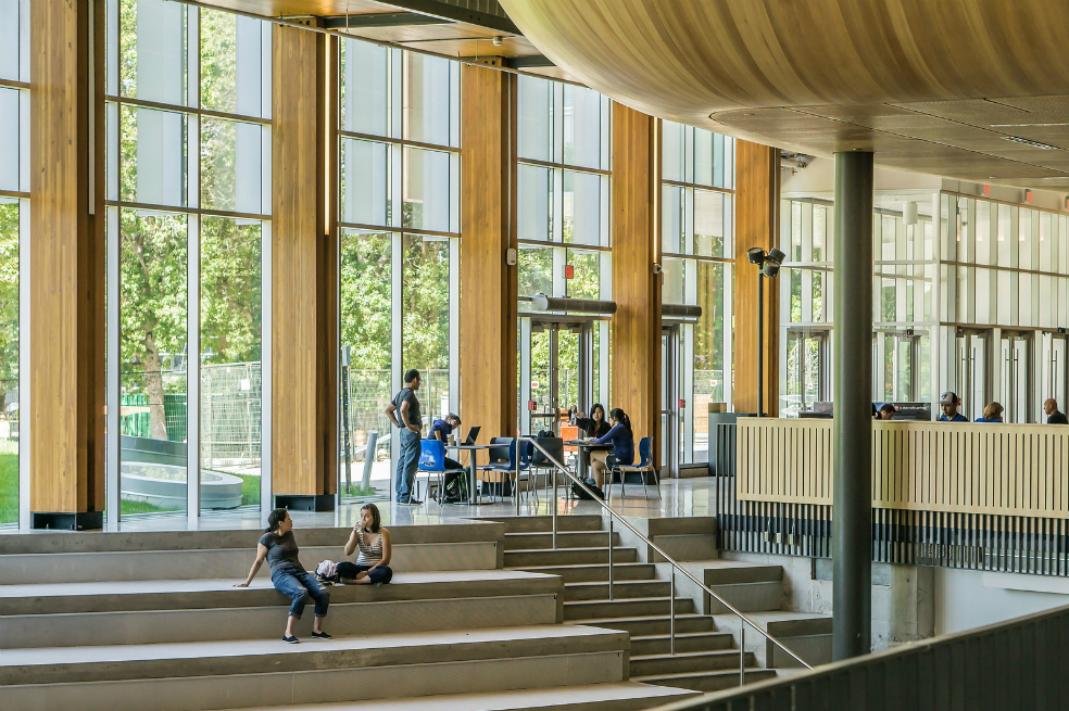 Universidad de Cambridge ofrece becas para reclusos