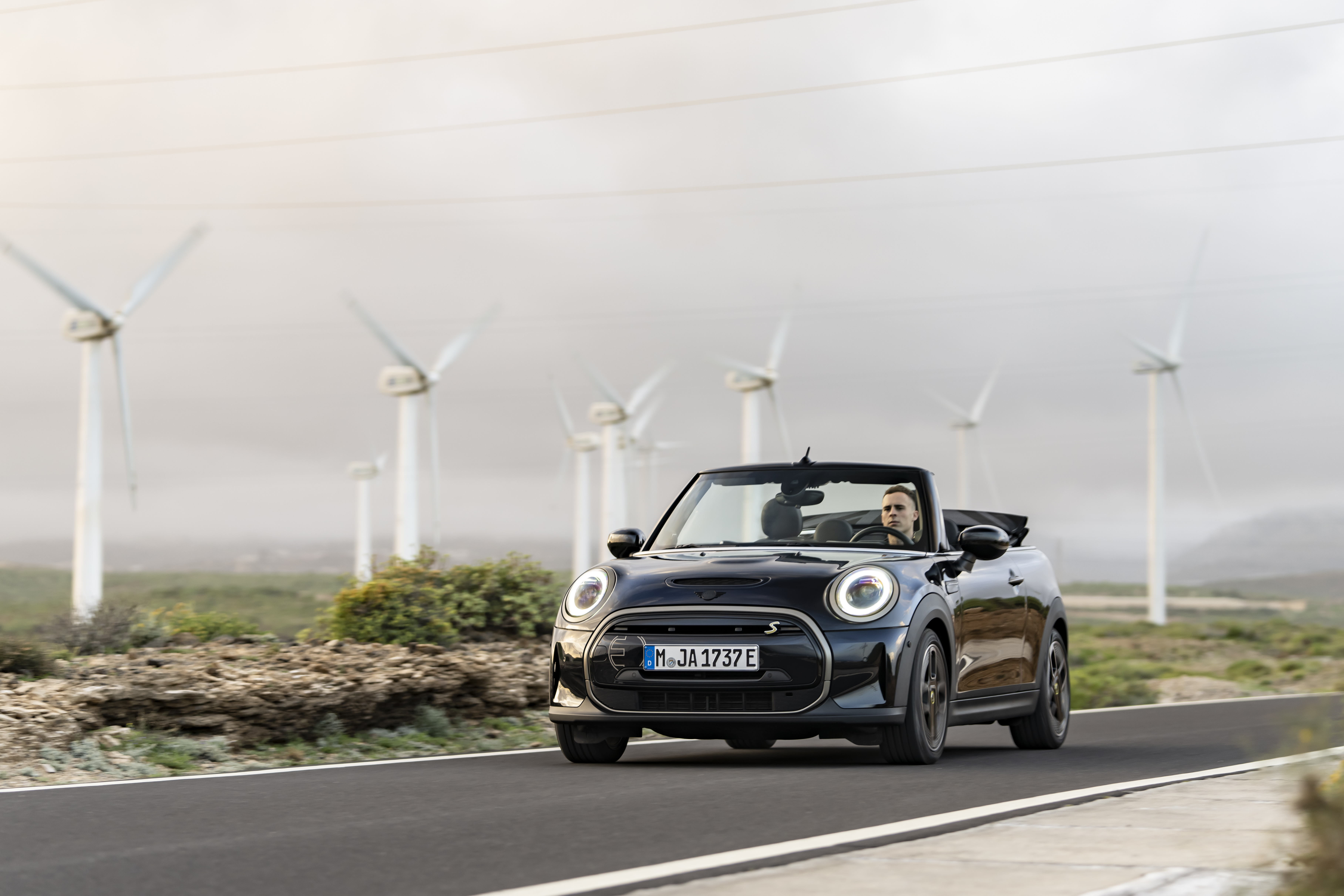 Fotos: Mini Cooper SE es el primer carro eléctrico convertible en el mercado