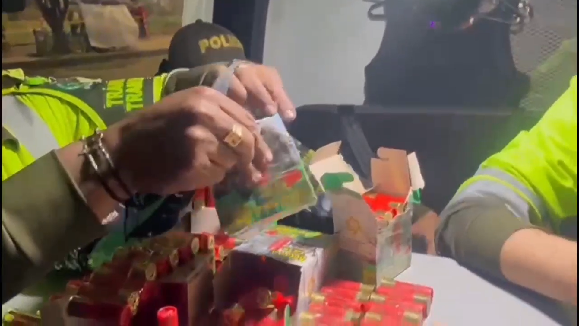 Policía decomisó munición para armas de largo alcance camufladas en encomiendas