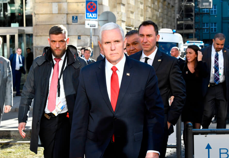¿Habló Mike Pence de una invasión militar a Venezuela en Europa?
