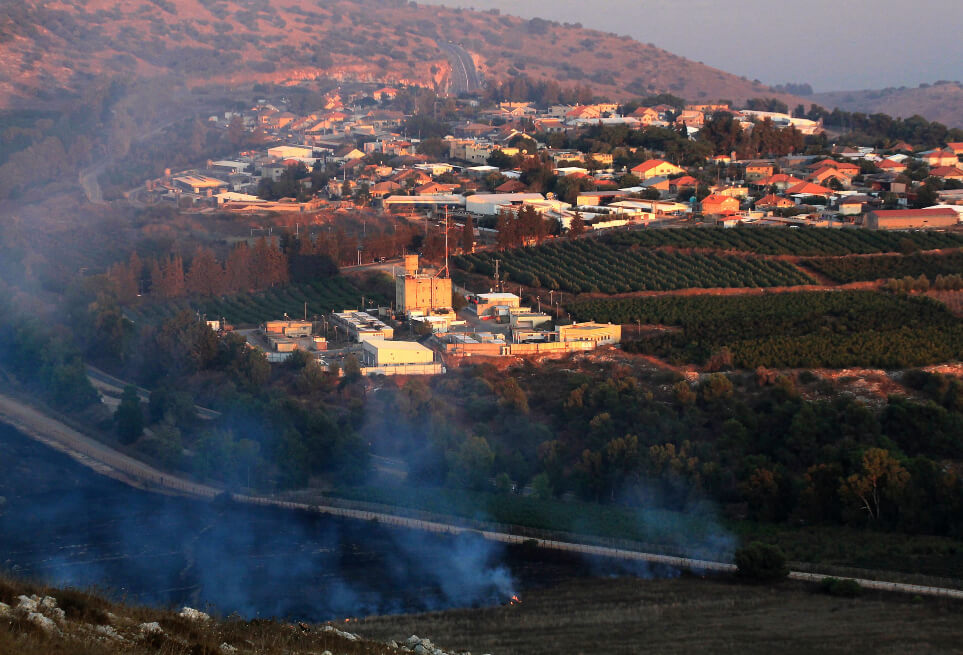 La ciudad de Maroun al-Ras, en el sur de Líbano, cerca de la frontera con Israel. Se ve humo saliendo de los incendios a lo largo de la frontera con Israel.
/ AFP