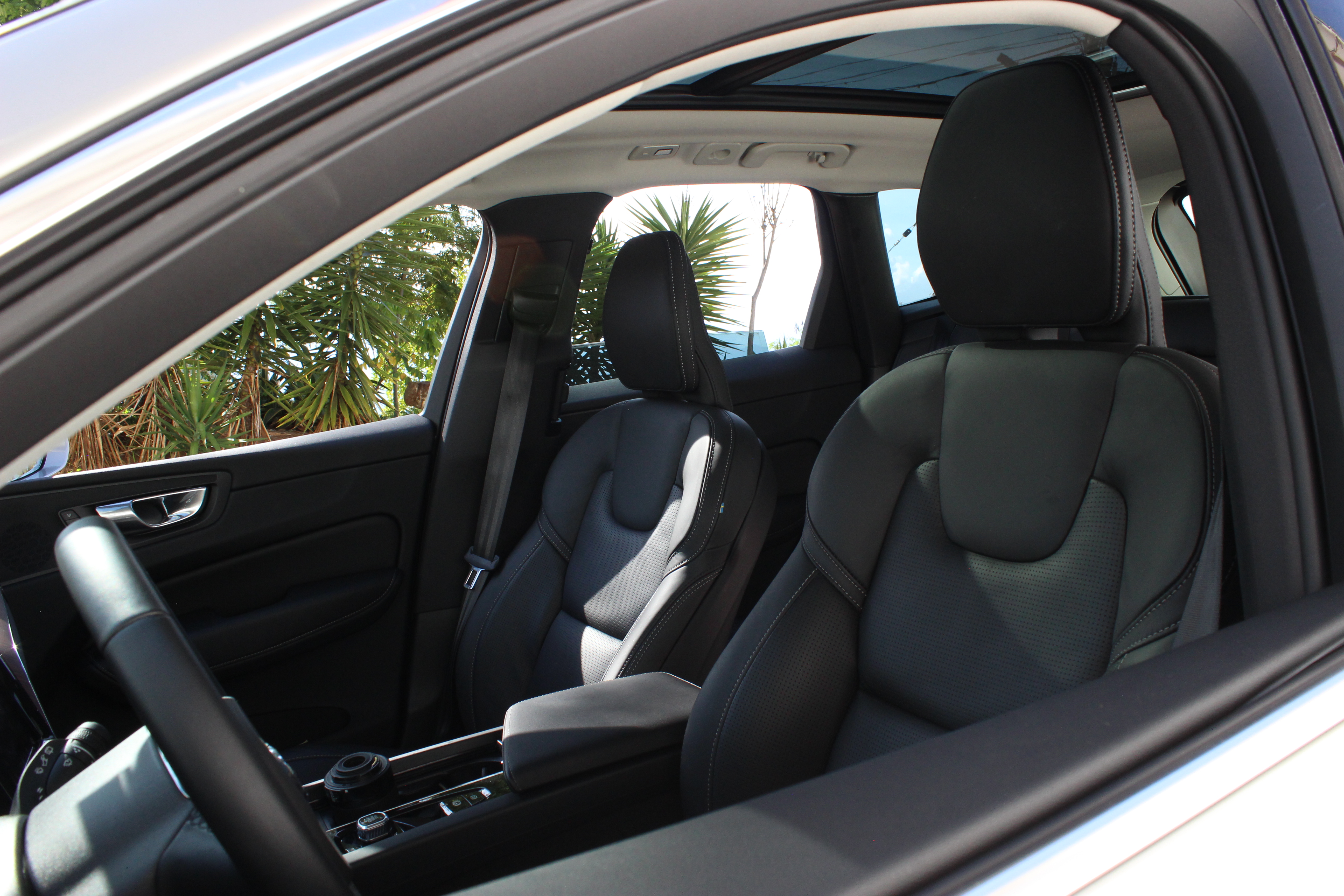 Volvo XC60 T8 Ultimate en Colombia.