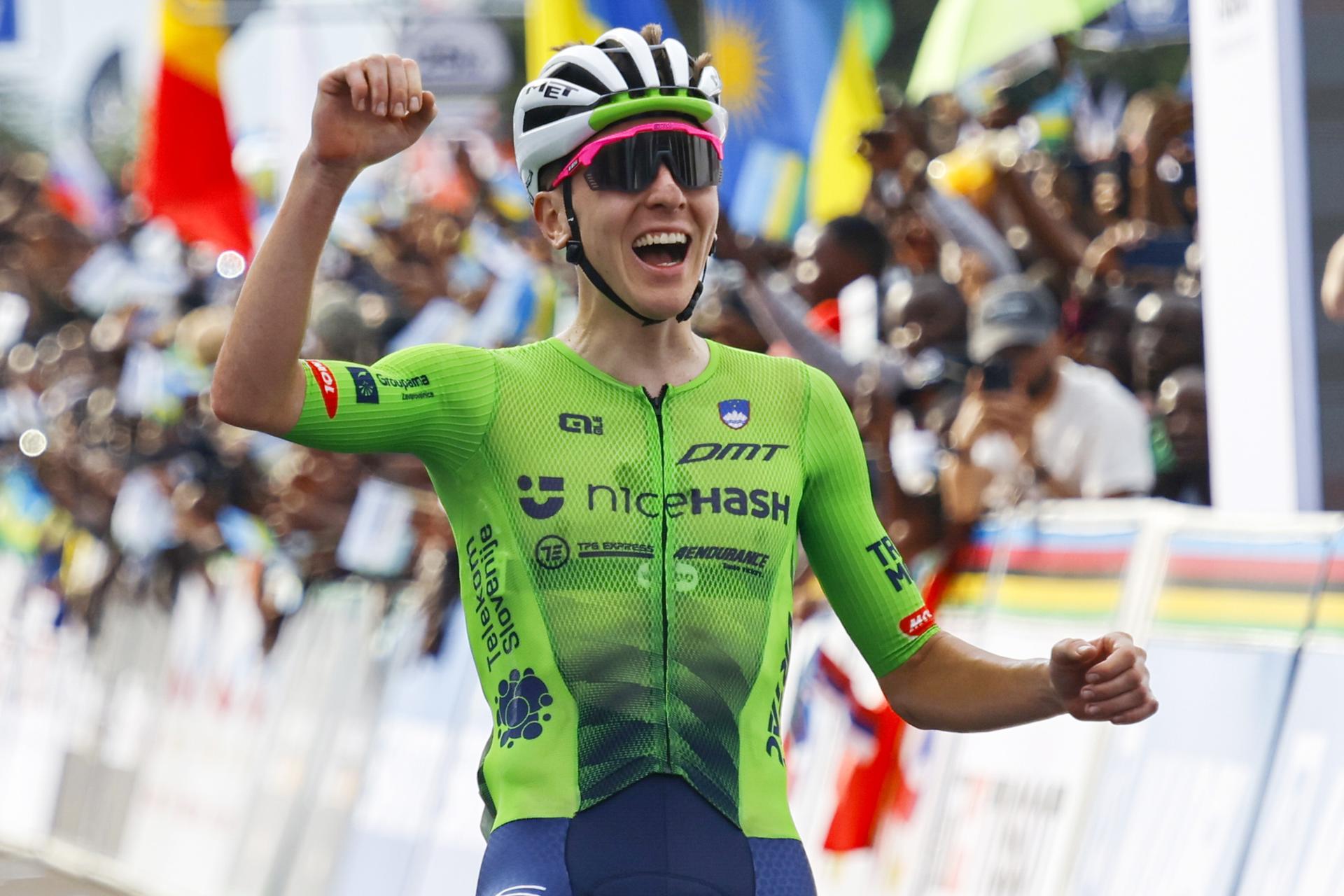 Tadej Pogacar, amo y señor del Mundial de Ruta, campeón en Kigali