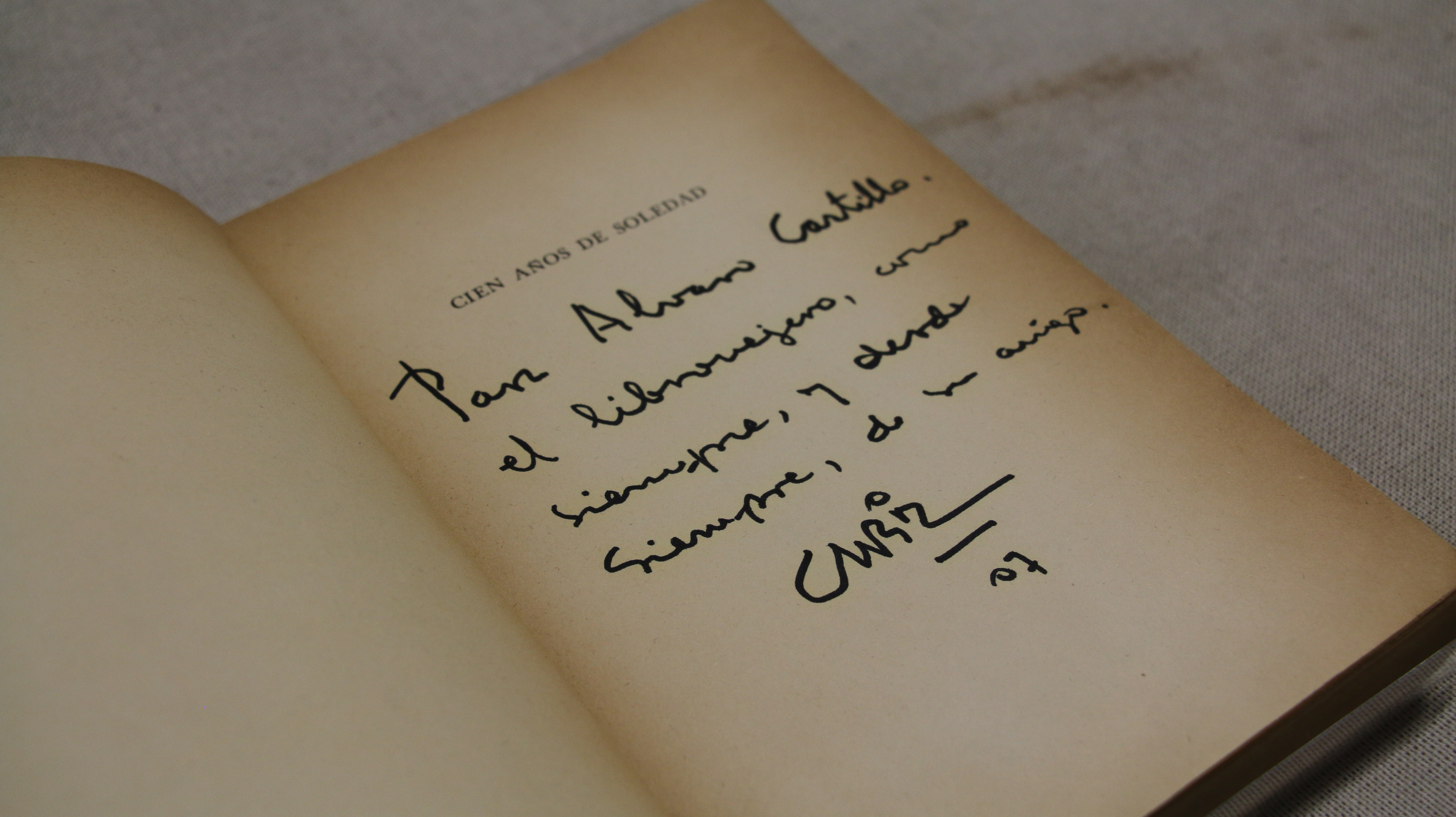 Así fue el robo del libro firmado por García Márquez al librero Álvaro Castillo