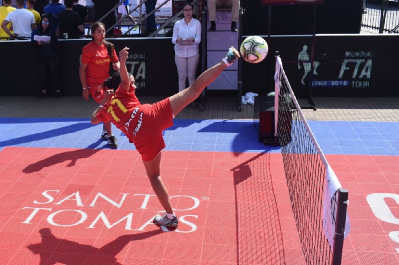 Luisa Villamil, capitana del fútbol-tenis en Colombia