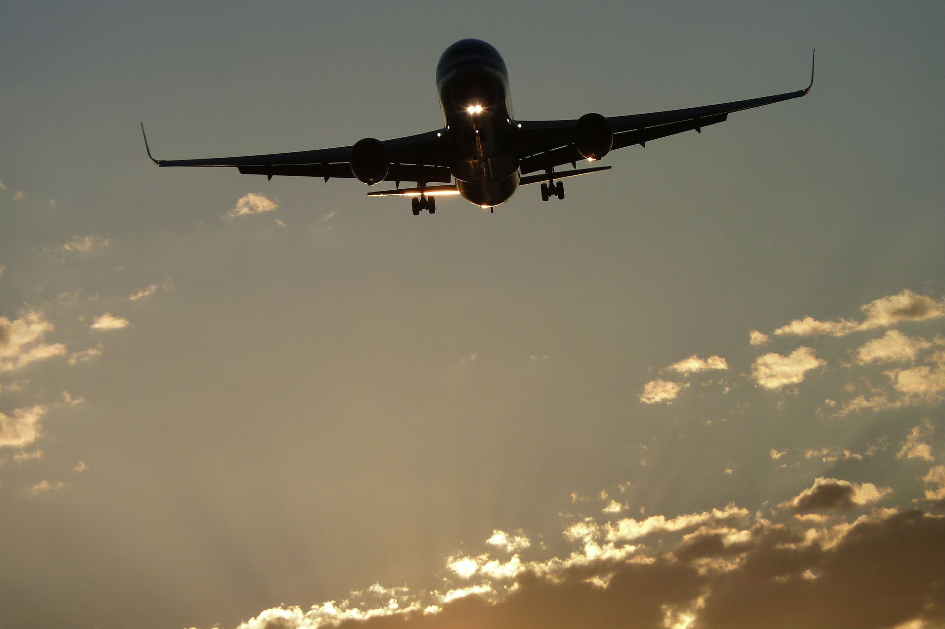 Aerolínea ecuatoriana Tame inaugura vuelo directo a Bogotá