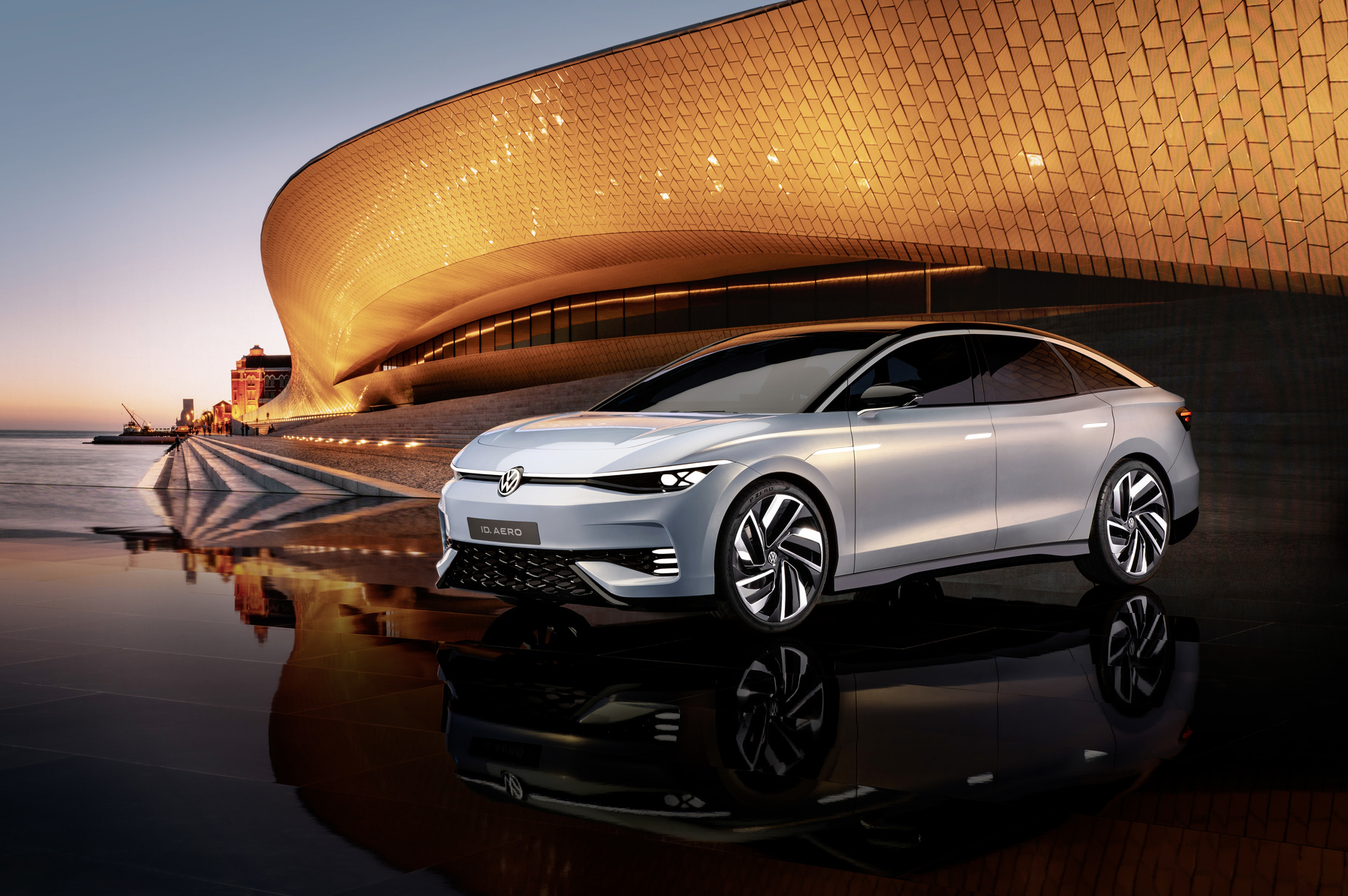 El sedán eléctrico de Volkswagen promete una autonomía de 620 kilómetros.