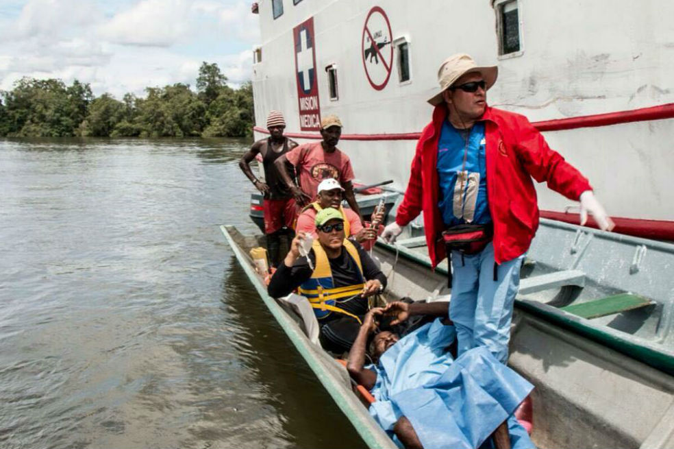 Titanes Caracol: un barco hospital en medio del Pacífico