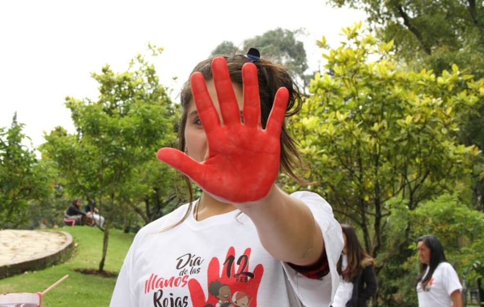 Día de las Manos Rojas: el 78% del país vive el reclutamiento infantil