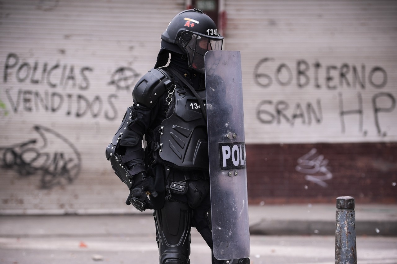 En desmanes y enfrentamientos terminaron protestas de bicitaxistas en Bogotá