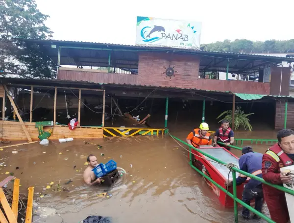 Restaurante flotante se hundió por sobrepeso en río Manacacías, en Puerto Gaitán