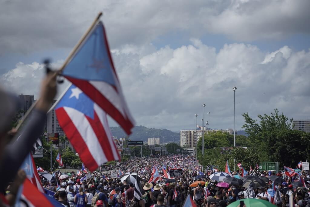 Miles de puertorriqueños se tomaron las calles de San Juan esta semana para pedir la renuncia del gobernador de la isla.