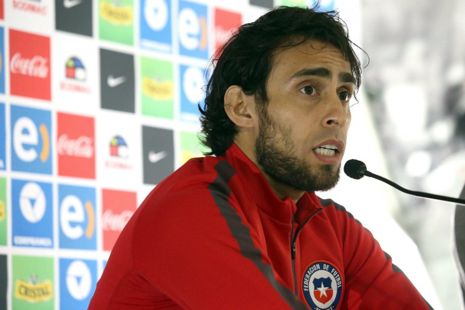 ‘Mago’ Valdivia espera que regreso al fútbol Árabe no le cierre la puerta de Chile