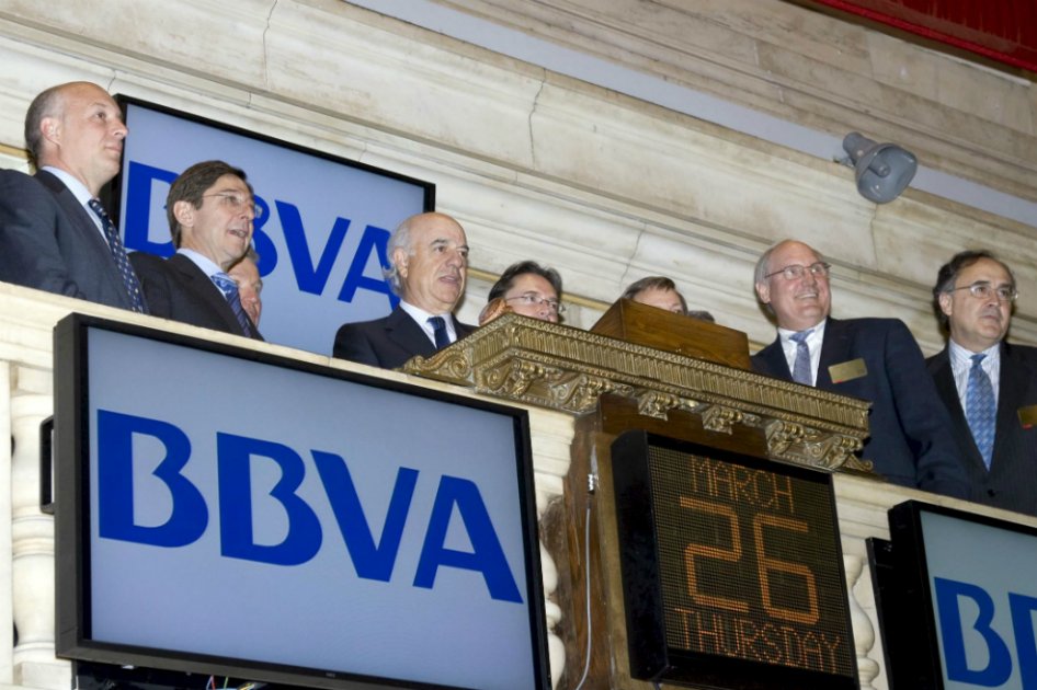 BBVA despide a 24 empleados en Nueva York y transfiere a 36 a otras sedes