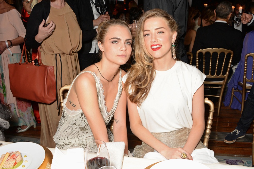 Cara Delevingne y Amber Heard se habrían besado mientras estuvo con Johnny Depp