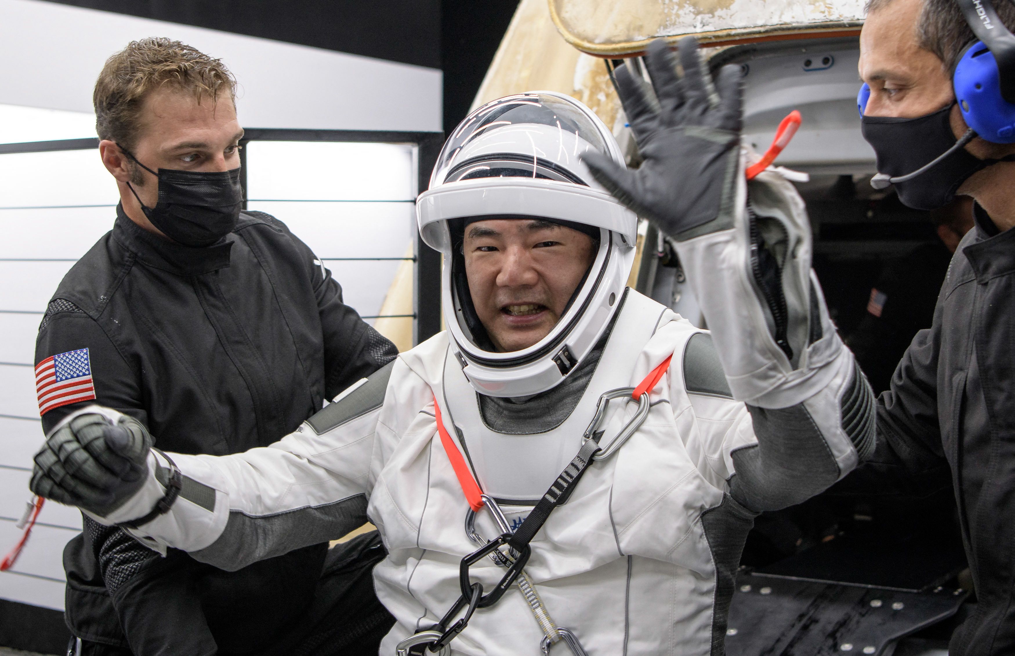 El exitoso regreso a la Tierra de cuatro astronautas en una cápsula de SpaceX