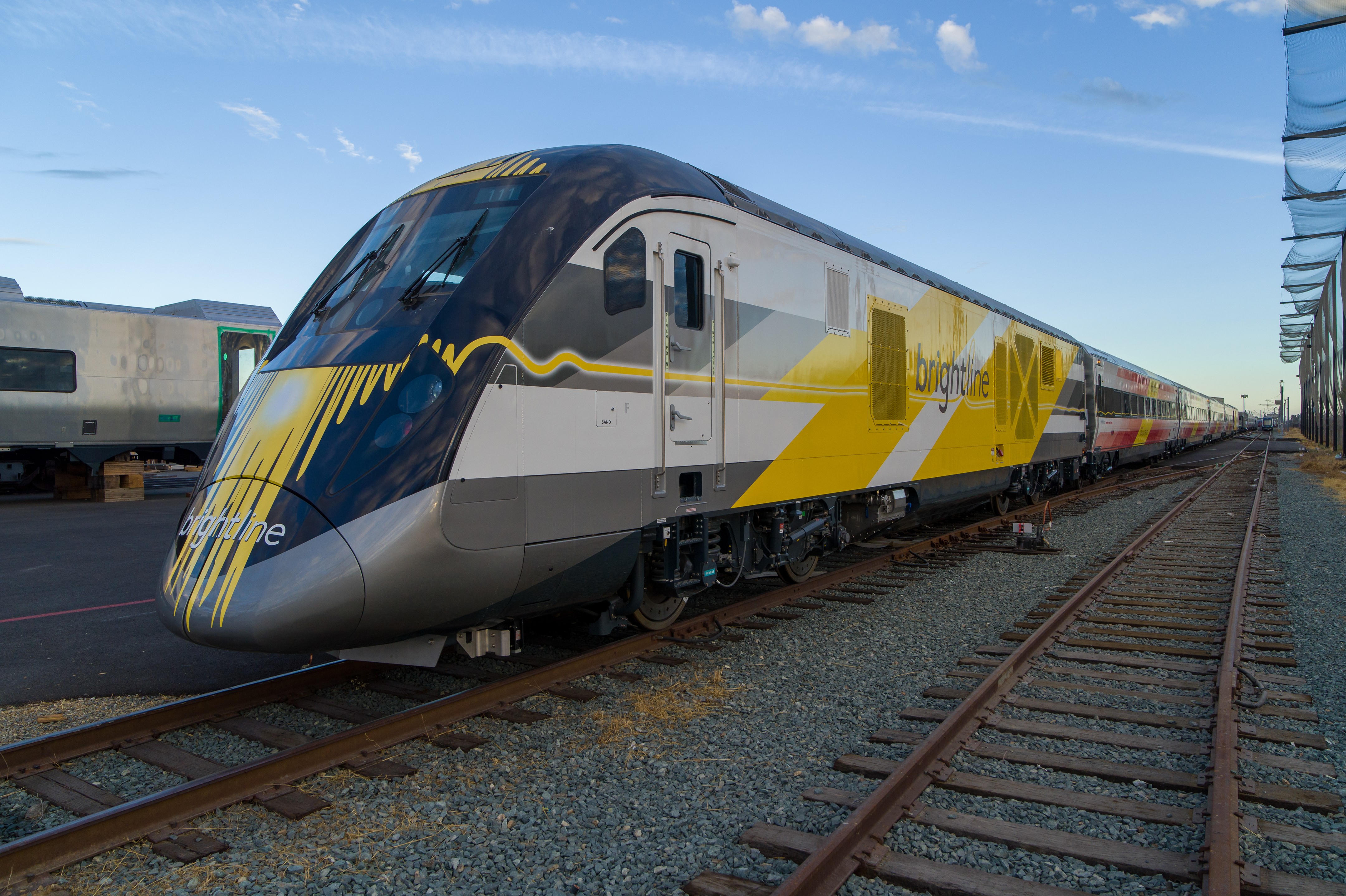 Tren de alta velocidad entre Miami y Orlando comenzará a circular en agosto