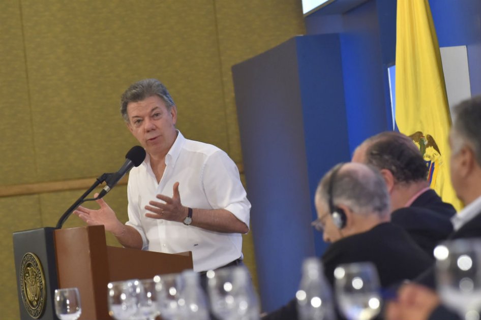 No hay razones para que la Corte tumbe el plebiscito: Santos