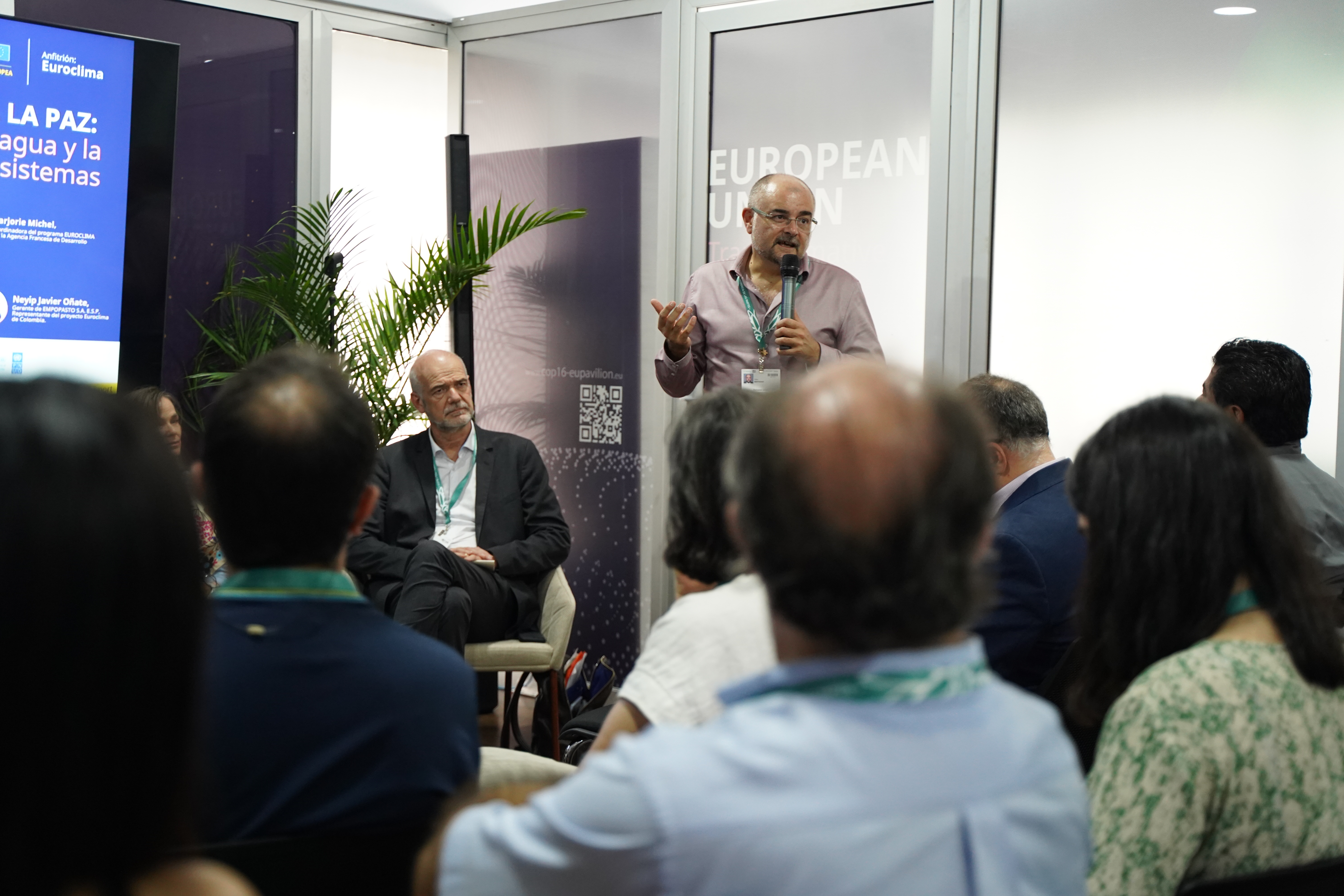 Giles Bertrand, embajador de la Unión Europea en Colombia, quien destacó el importante papel que cumple el agua en la conservación de la biodiversidad y en la resolución de conflictos.