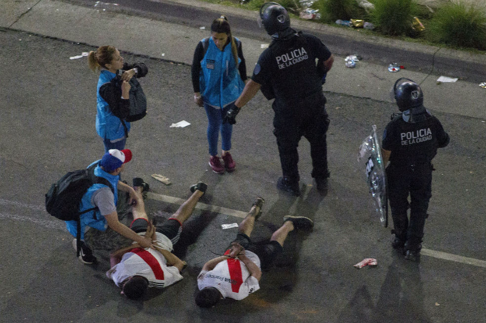 Hubo unos 20 retenidos y liberados posteriormente por agresiones. / EFE